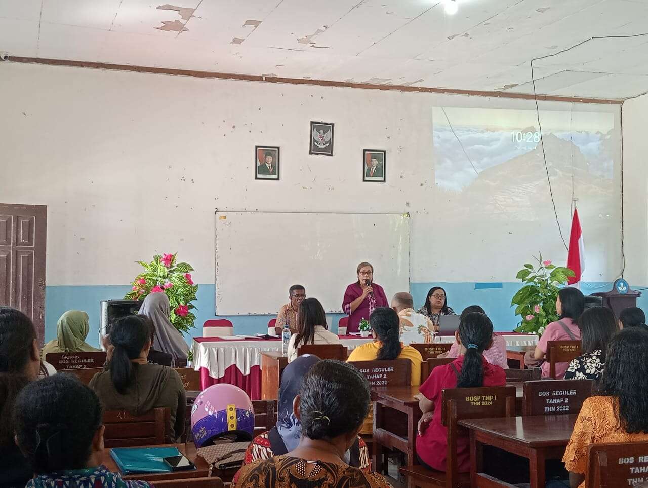 Rapat Bersama Orang tua Wali siswa KElas XI dan XII dengan Kepala Sekolah SMA PGRI DOBO Tahun AJaran 2025/2026